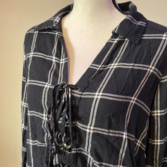 Hollister plaid lace up flannel - Picture 3 of 5